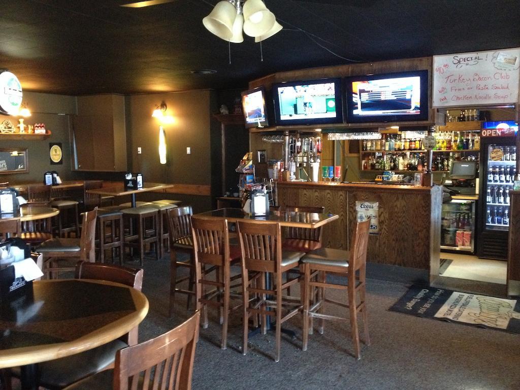 Chubby'S Bar & Motel Belle Plaine Екстер'єр фото